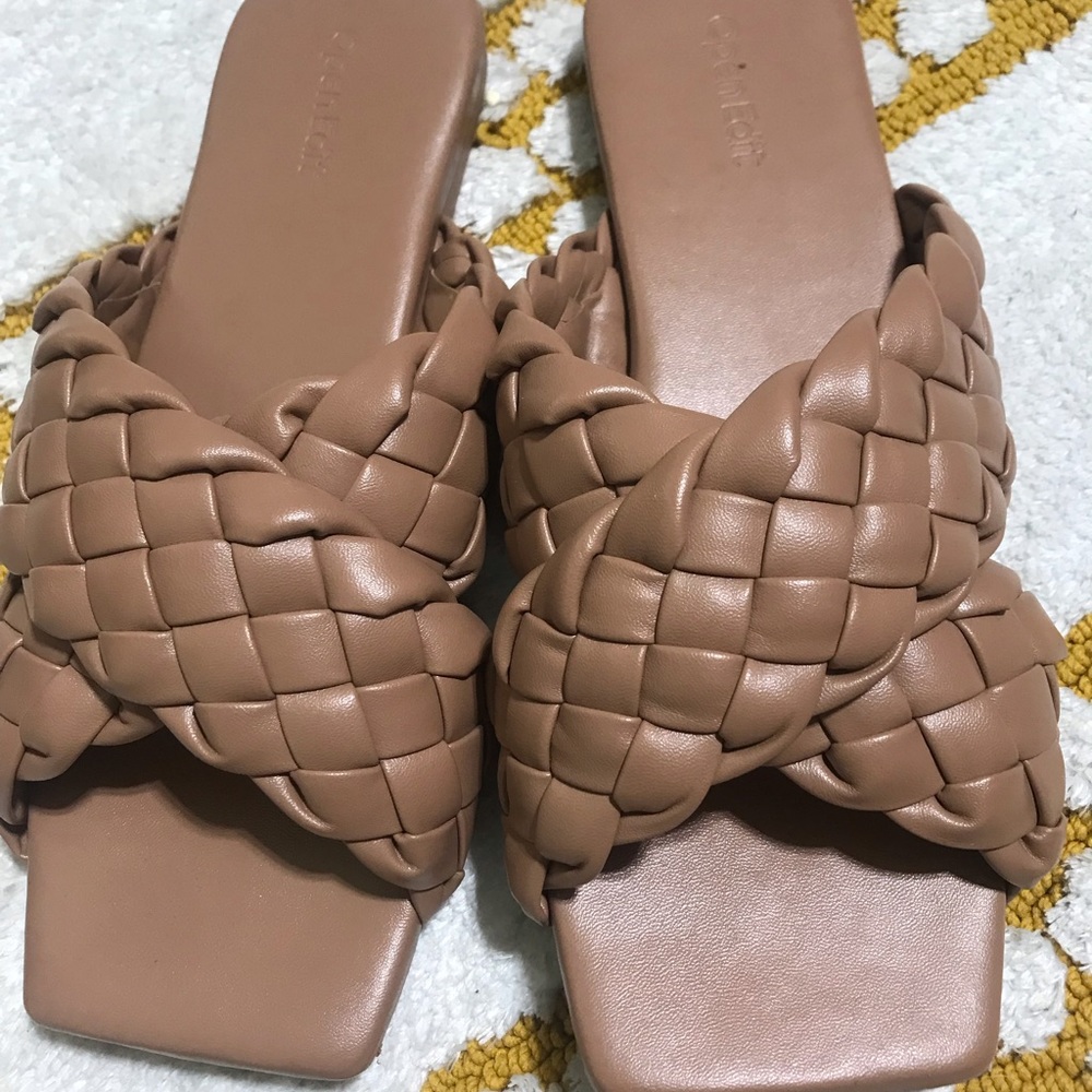 Cream flats